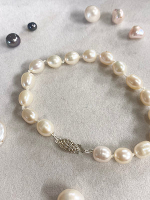 Pearl Knotting Workshop