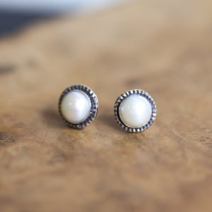 Freshwater Pearl Posts - Hammered Posts - .925 Sterling Silver - Mabe Pearl Earrings