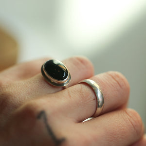 Black Onyx Ring - Silversmith Ring - East West Black Agate Oval Ring - Silversmith