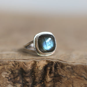 Labradorite Ring - .925 Sterling Silver - Labradorite Ring - Silversmith Ring